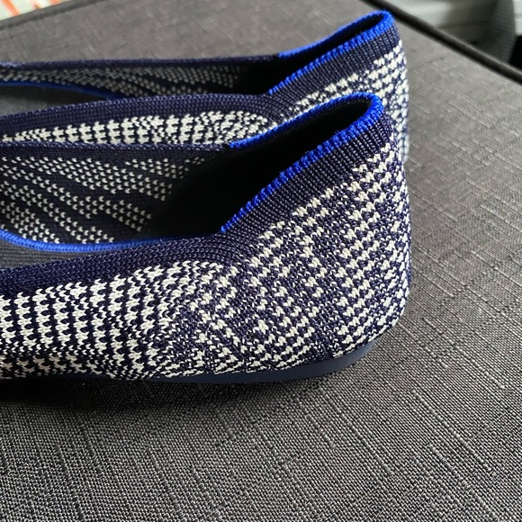Navy houndstooth Rothy’s. Size 8. Barely worn! - Picture 4 of 5